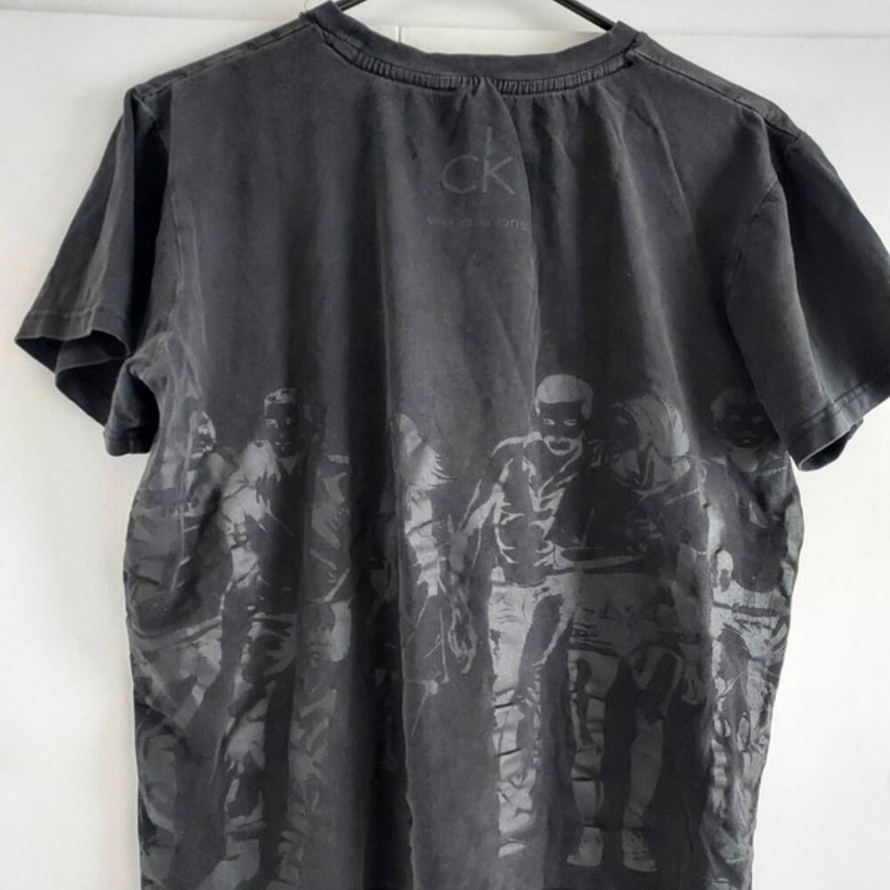 t-shirt in print